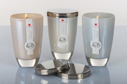 candela profumata cuorematto alta 12 cm assortita in tre fragranze: vaniglia, muschio bianco e ambra